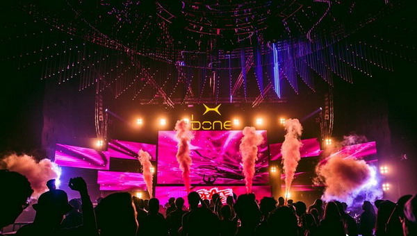 Club One ex Bone Club One ex Bone