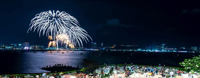 Pattaya International Fireworks Buffet at Dusit Thani