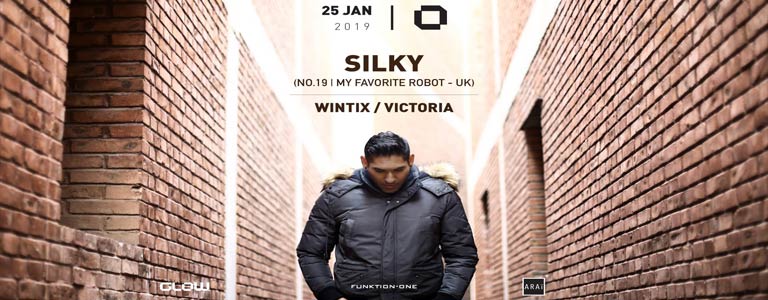 Silky, Wintix & Victoria at GLOW 