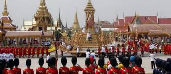 ประมวลภาพพิธีอัญเชิญพระบรมโกศไปพระเมรุมาศ (26 ตุลาคม 2560)